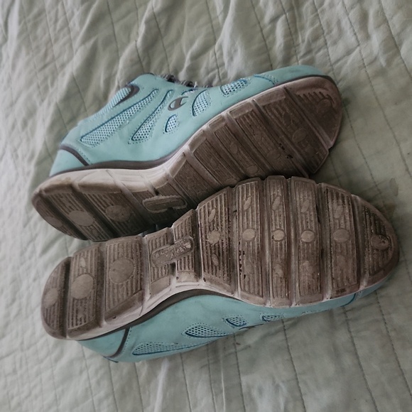 Champion shoes - Picture 2 of 4